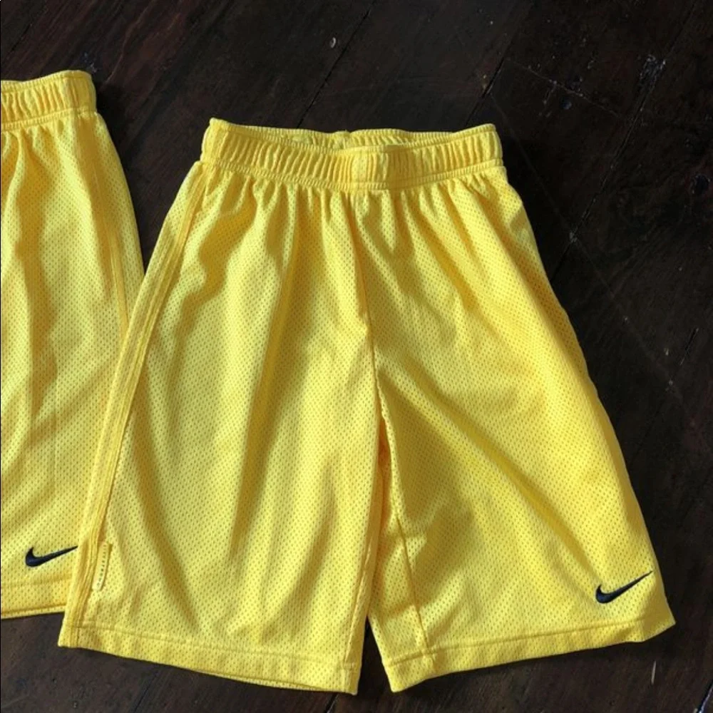Bundle of 2 Kids Nike shorts